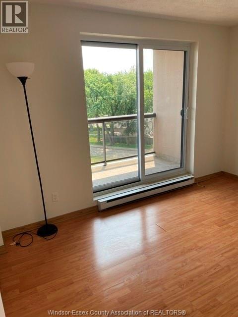 #E422 9099 RIVERSIDE DRIVE East - 23