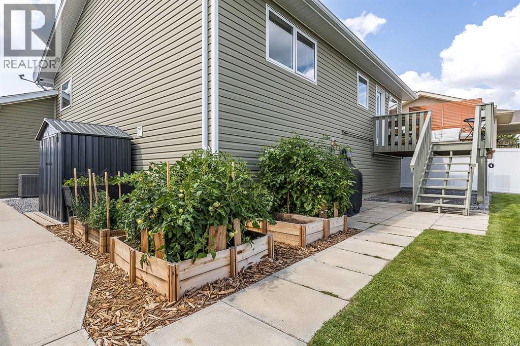 168 Hunt Crescent NE - Image 46