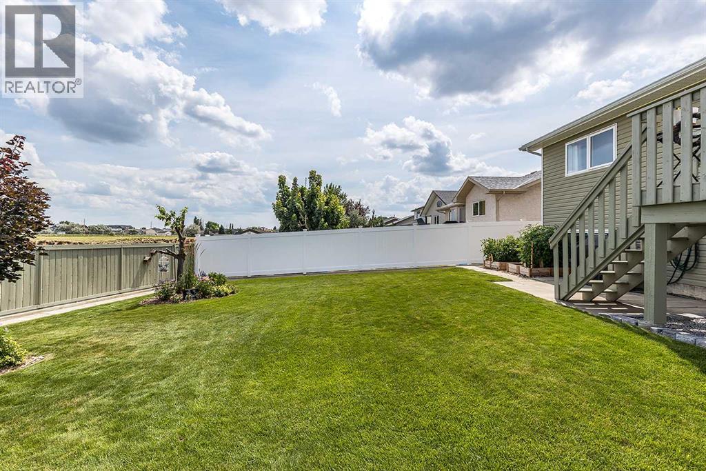 168 Hunt Crescent NE - 49