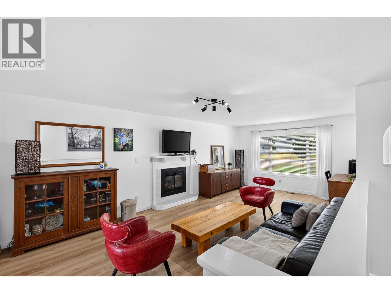  2655 Applegreen Court, West Kelowna