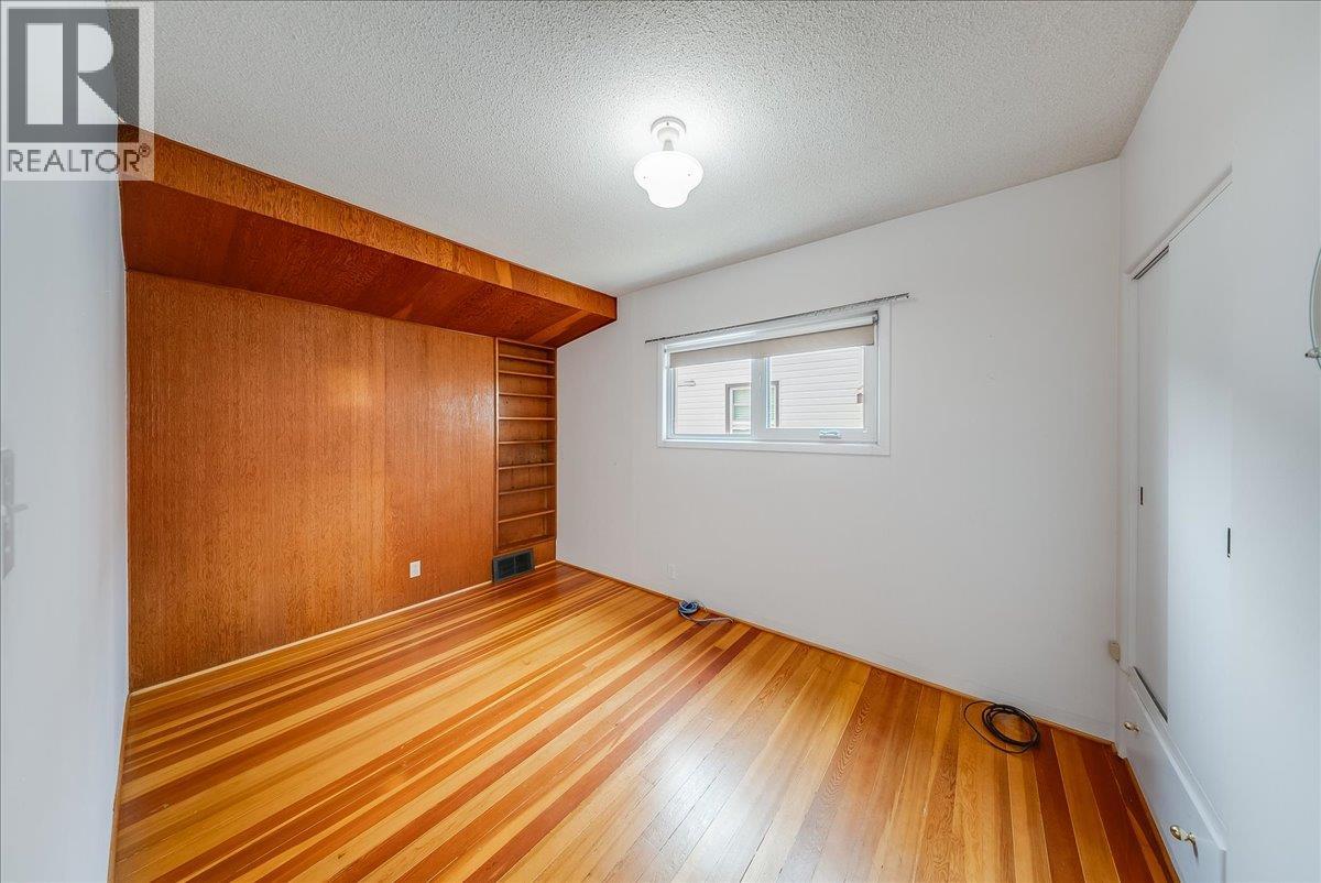 916 Thackeray Street - 12