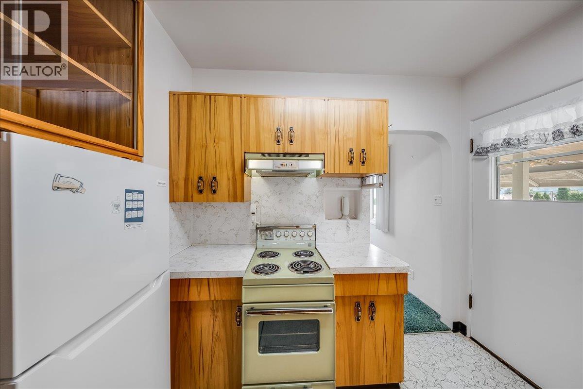 916 Thackeray Street - 11