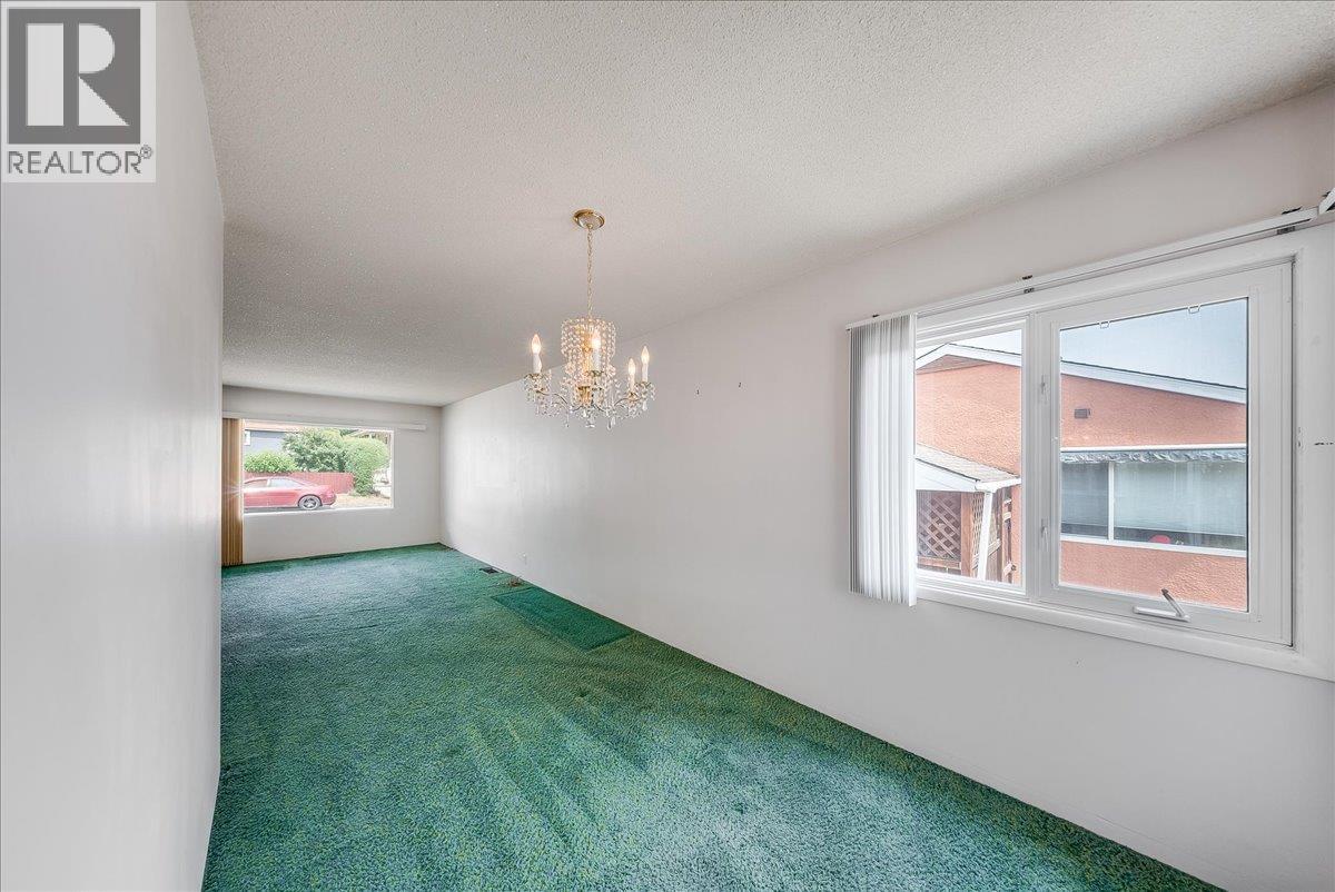 916 Thackeray Street - 7