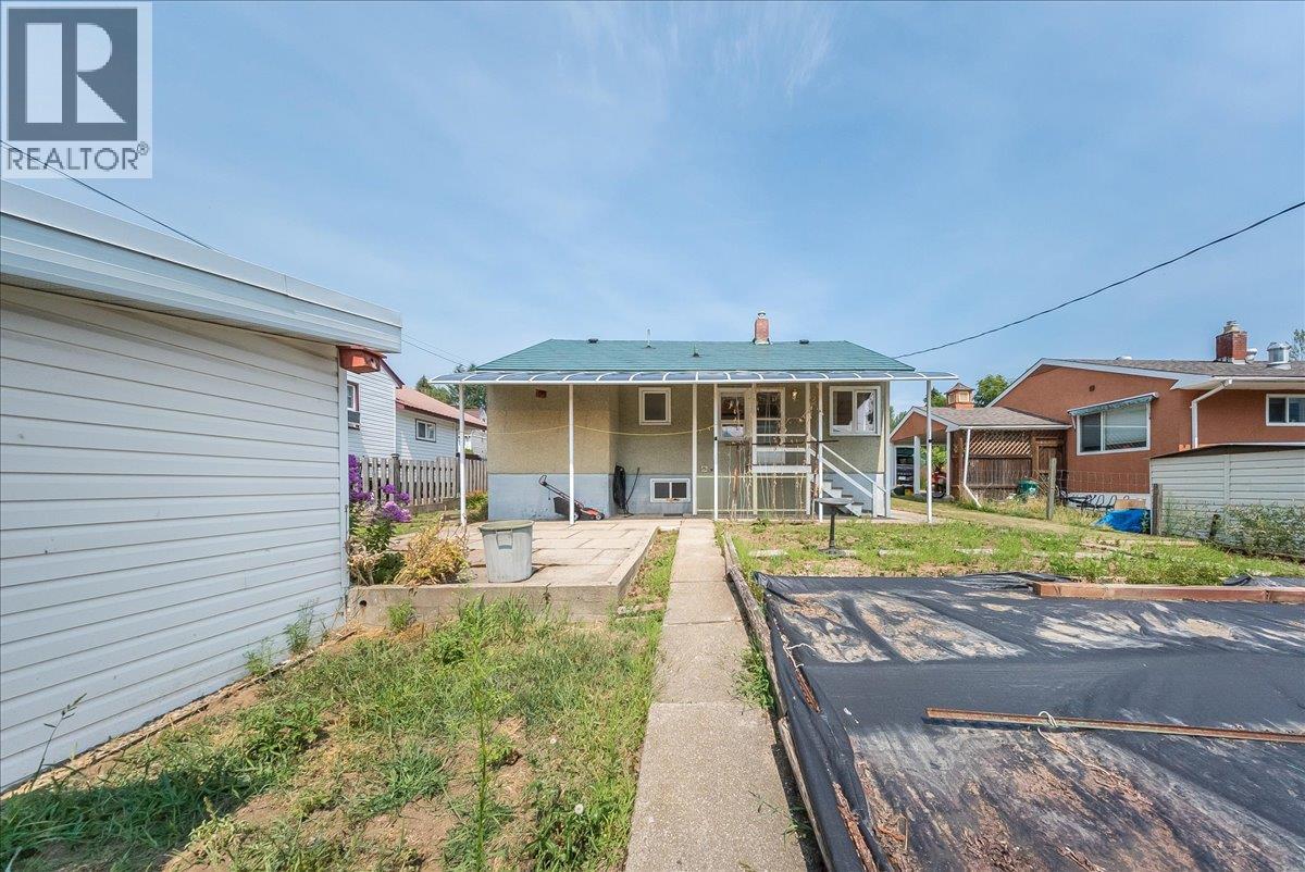 916 Thackeray Street - 32