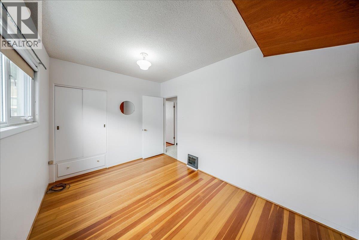 916 Thackeray Street - 13