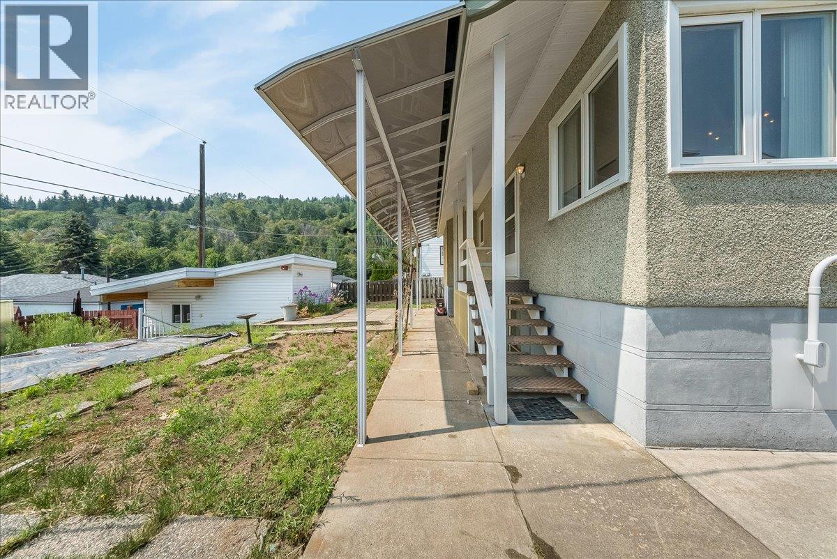 916 Thackeray Street - 27