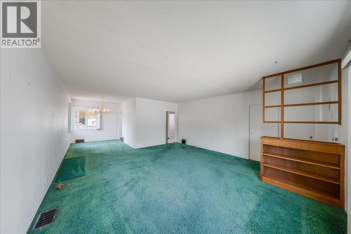 916 Thackeray Street - 5