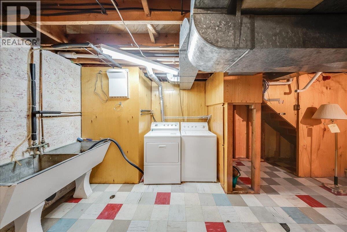 916 Thackeray Street - 24
