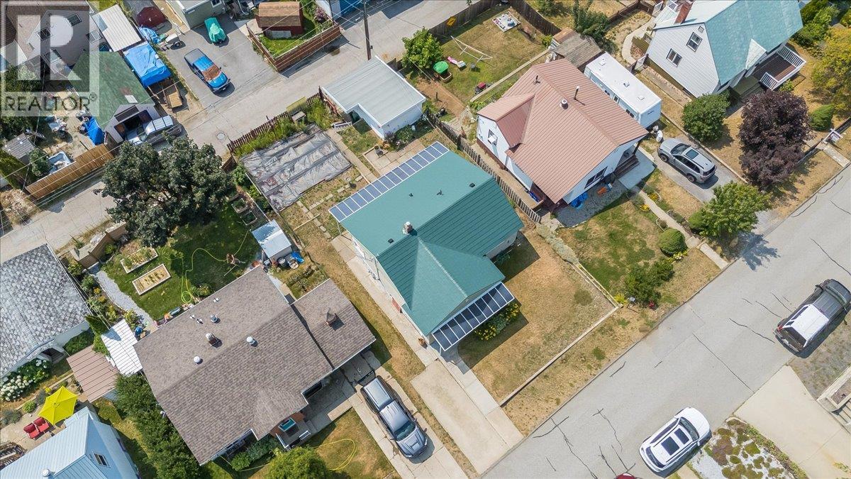 916 Thackeray Street - 37