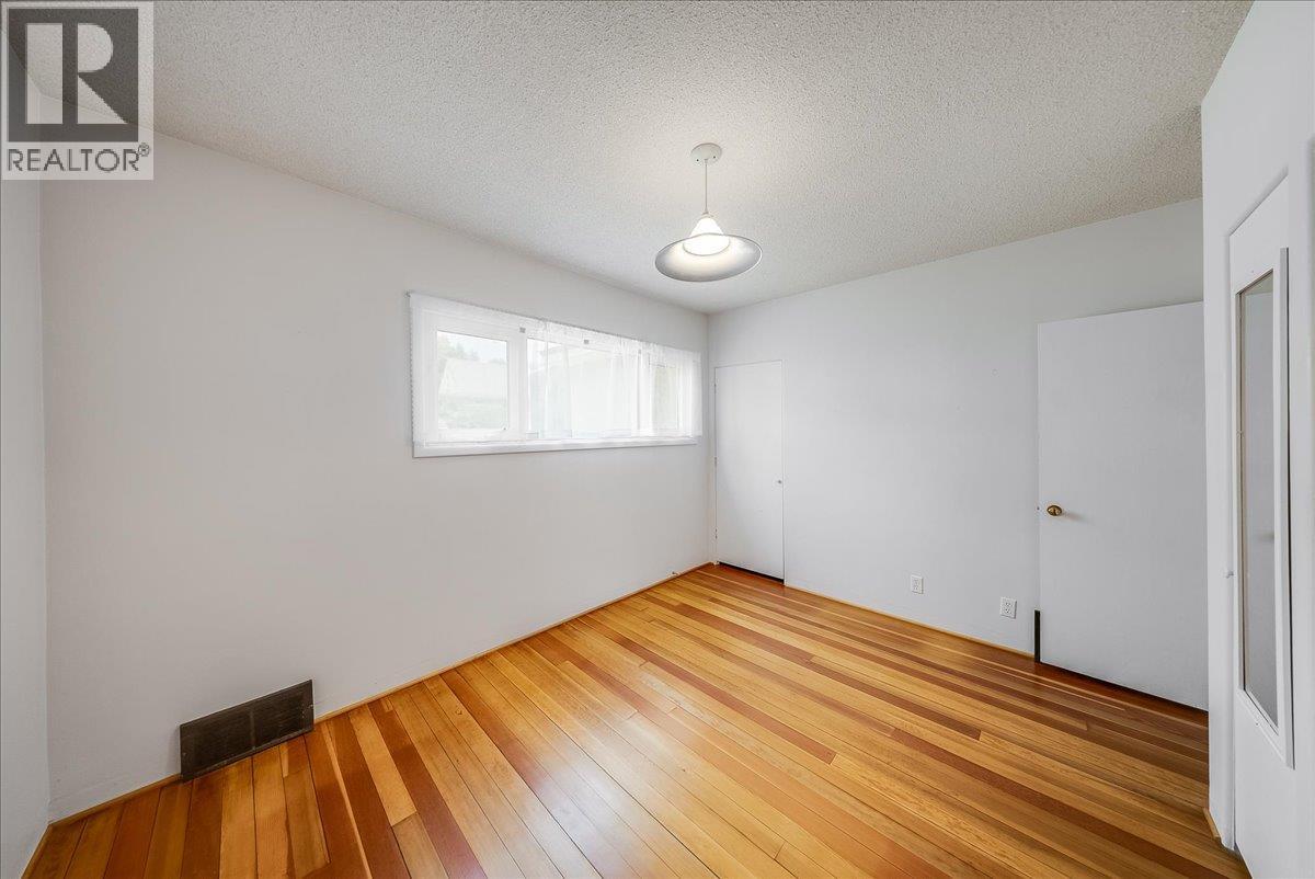 916 Thackeray Street - 17