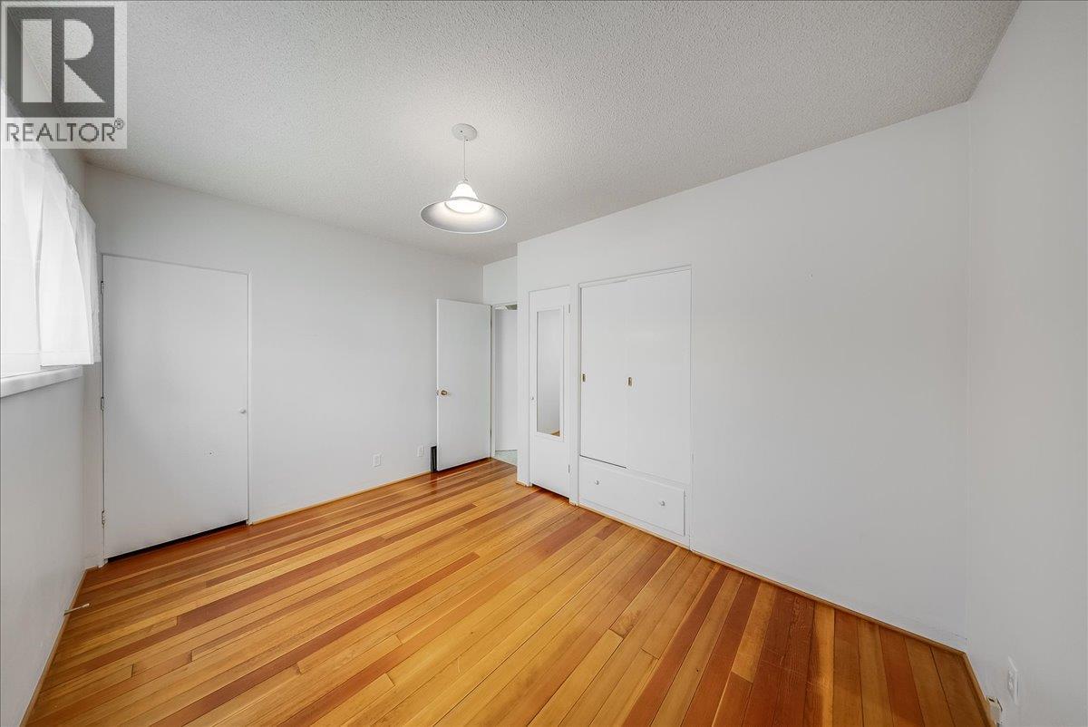 916 Thackeray Street - 16