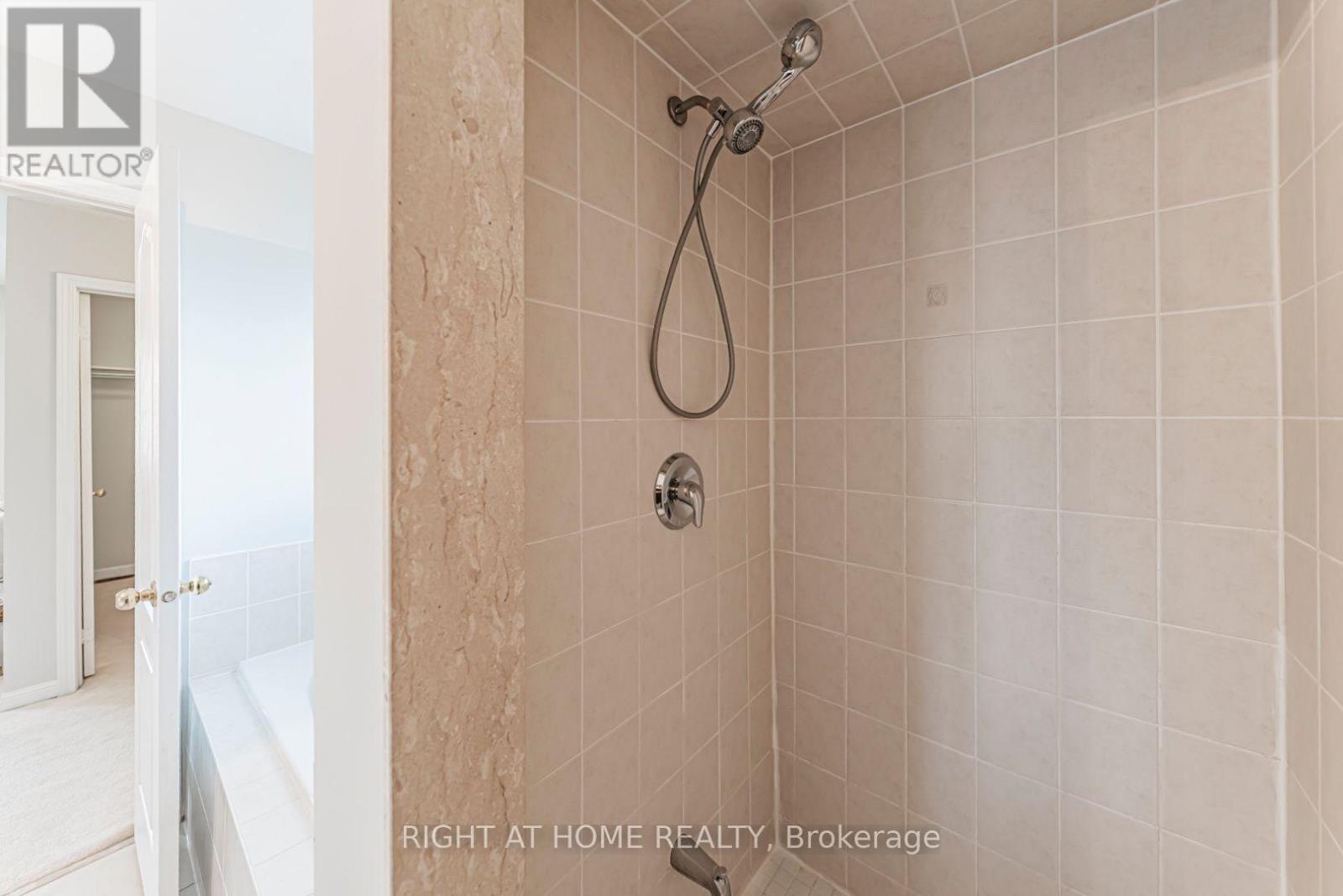 11 OLIVETT LANE - 21