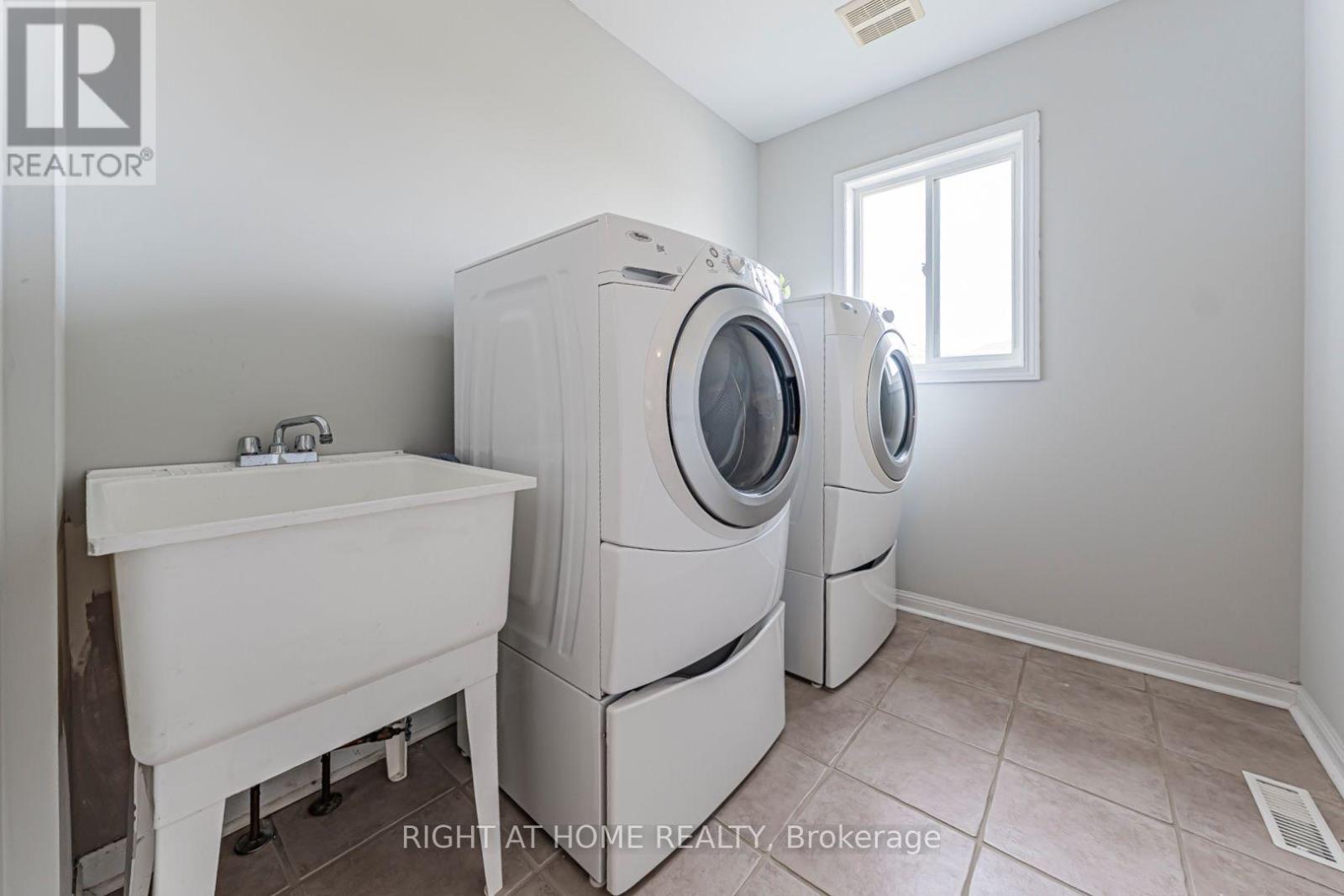 11 OLIVETT LANE - 27