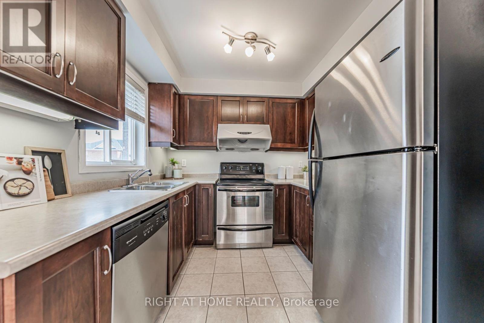 11 OLIVETT LANE - 13
