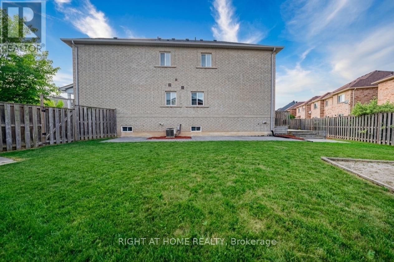 11 OLIVETT LANE - 32
