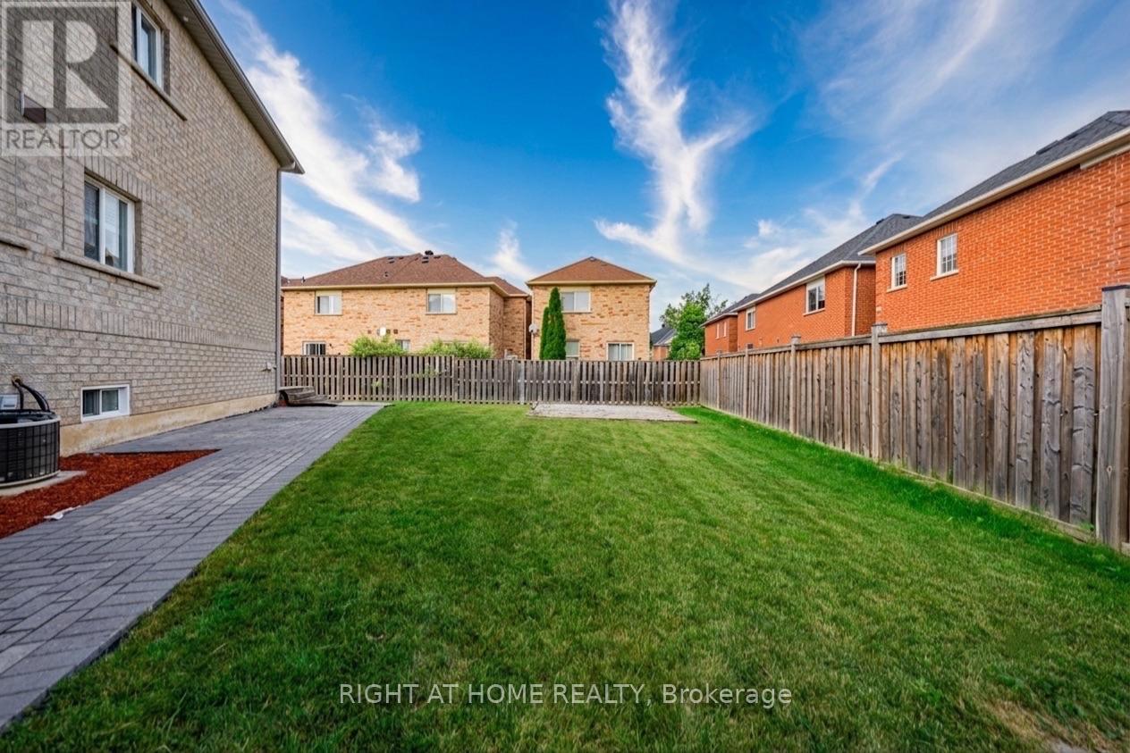 11 OLIVETT LANE - 33