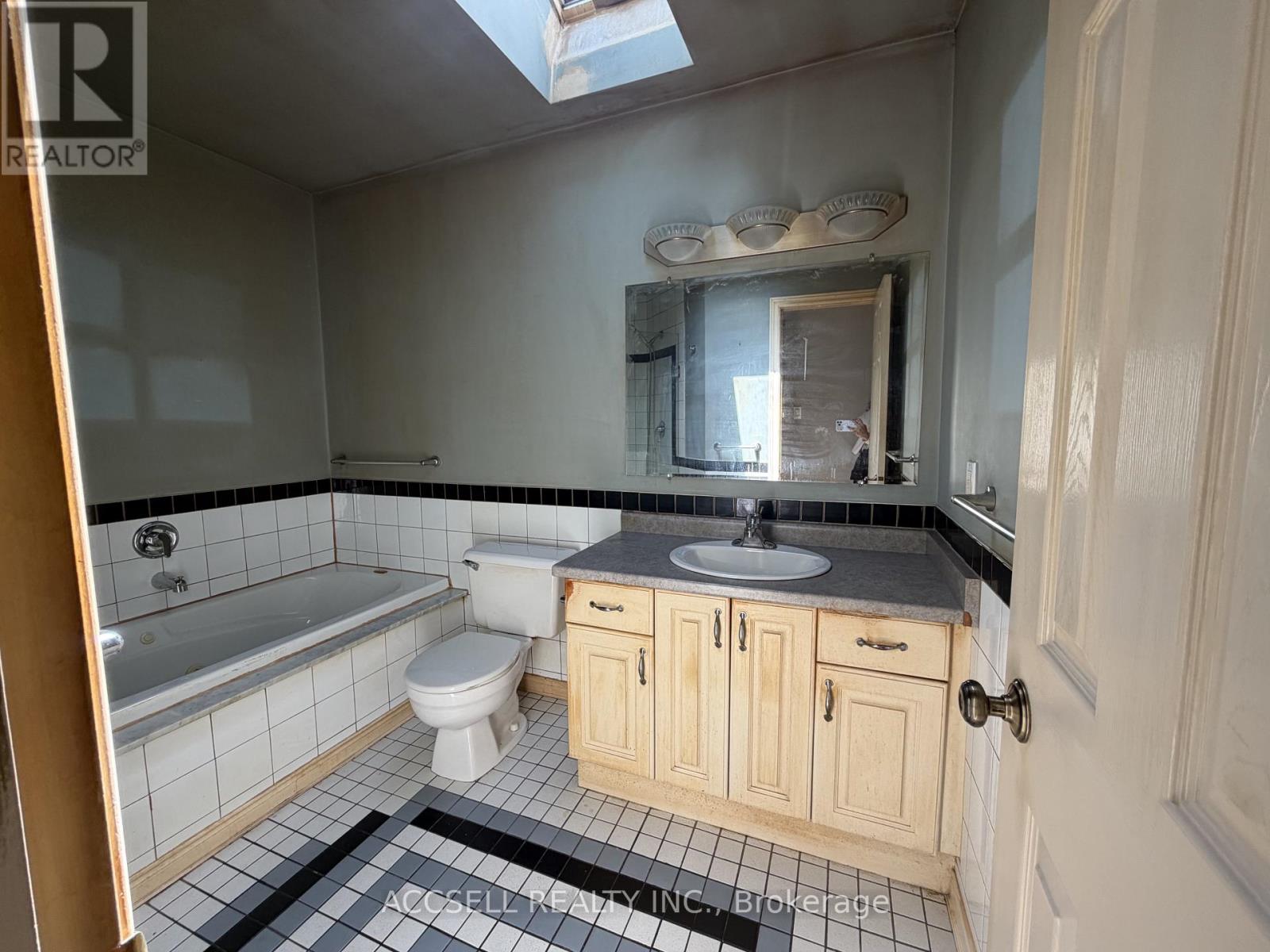 64 PARKLEA DRIVE - Image 8