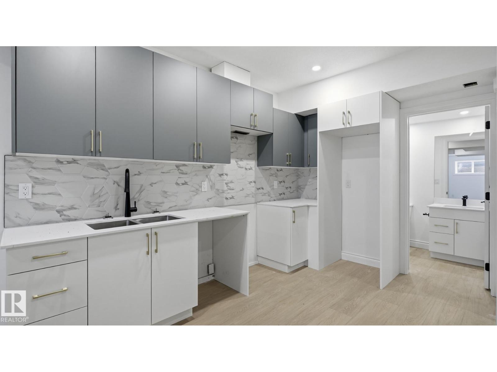 9224 94 ST NW - 26