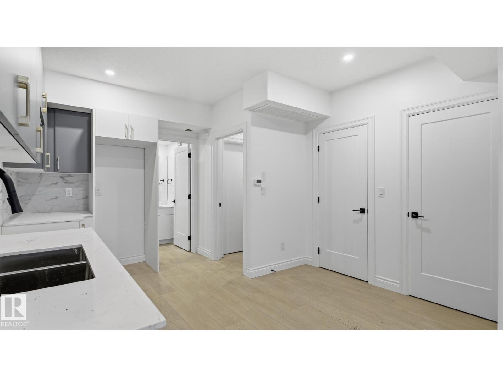 9224 94 ST NW - 27