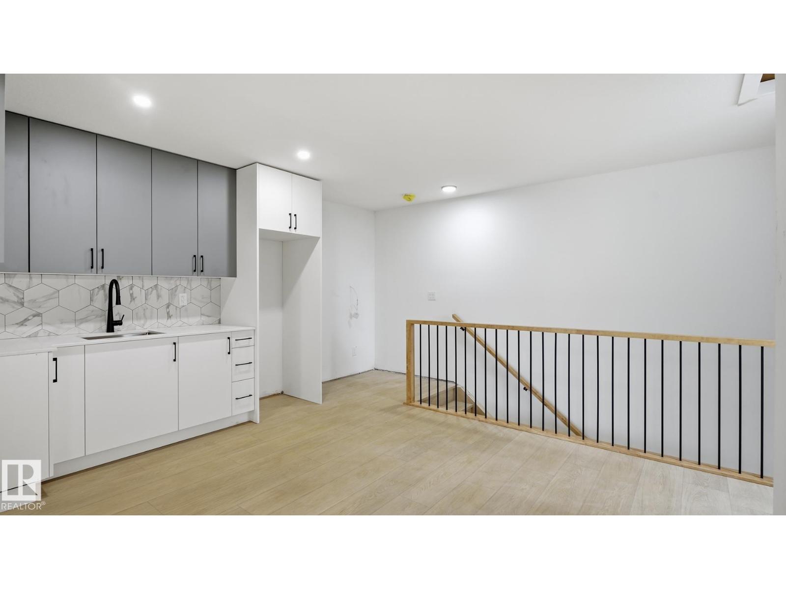 9224 94 ST NW - 38