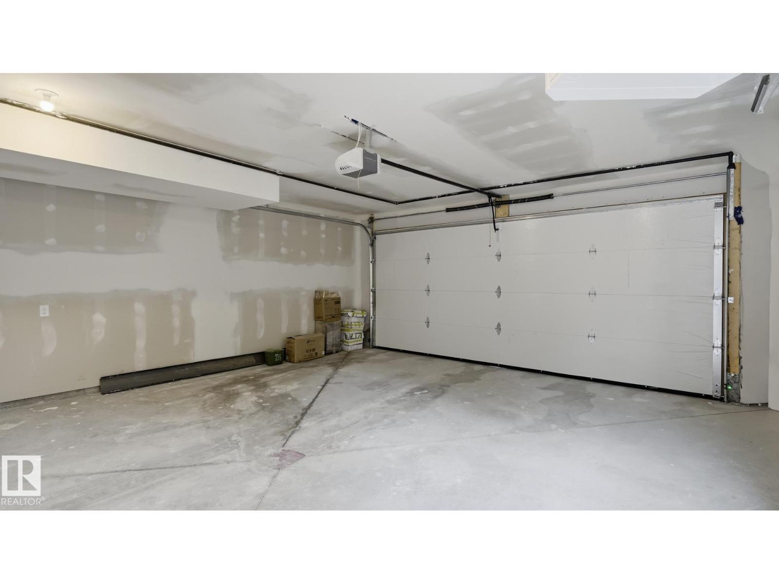 9224 94 ST NW - 43