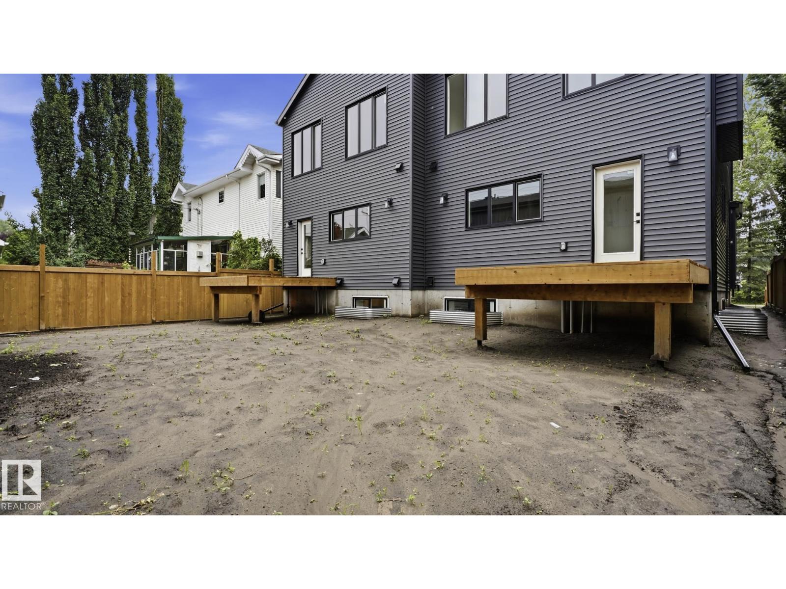 9224 94 ST NW - 45