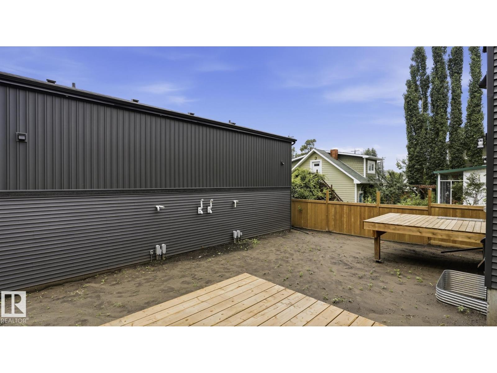 9224 94 ST NW - 47