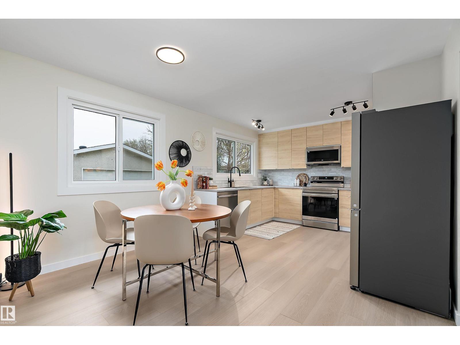 6411 152A AV NW - 12