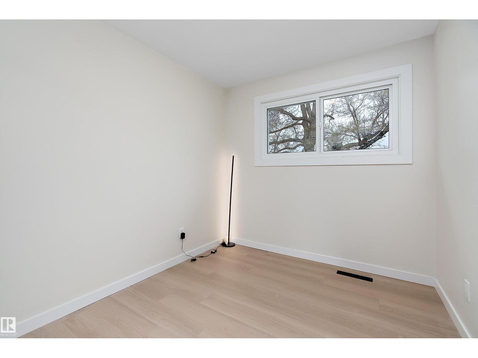 6411 152A AV NW - 27