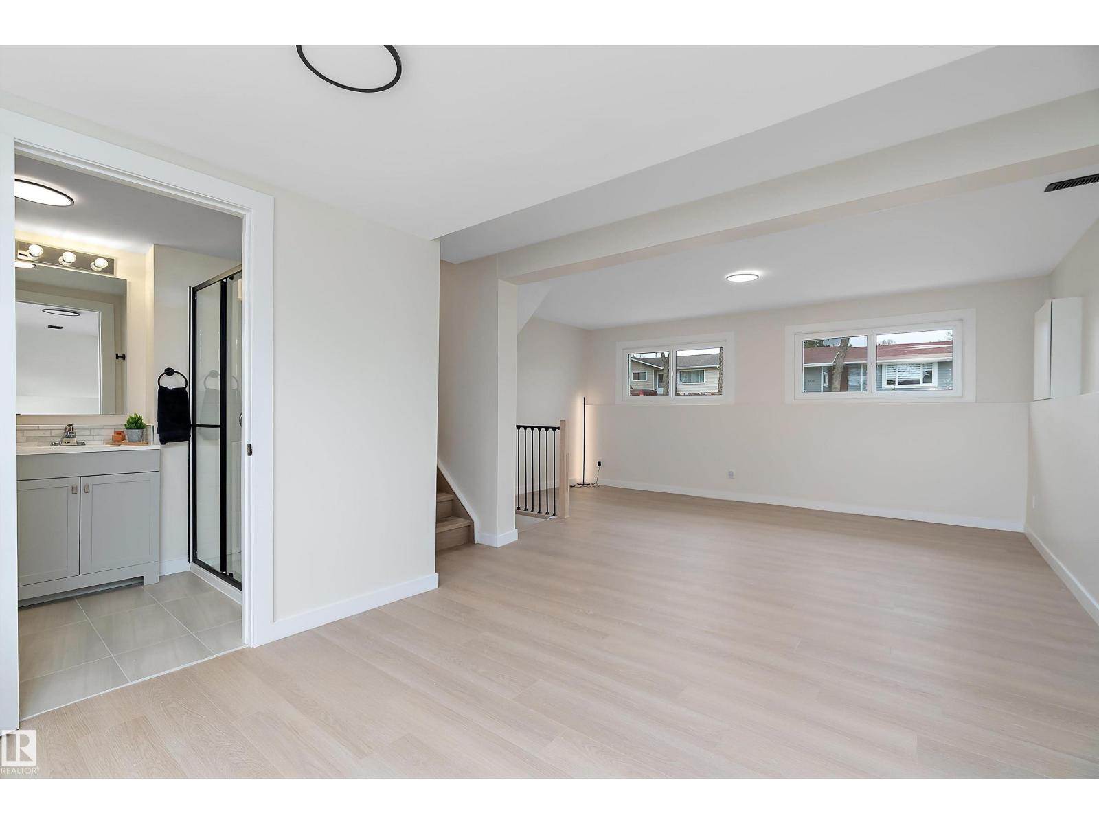 6411 152A AV NW - 29