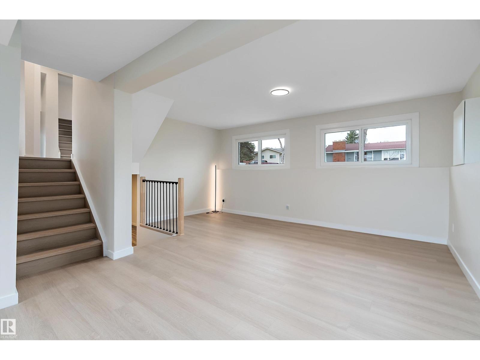 6411 152A AV NW - 32