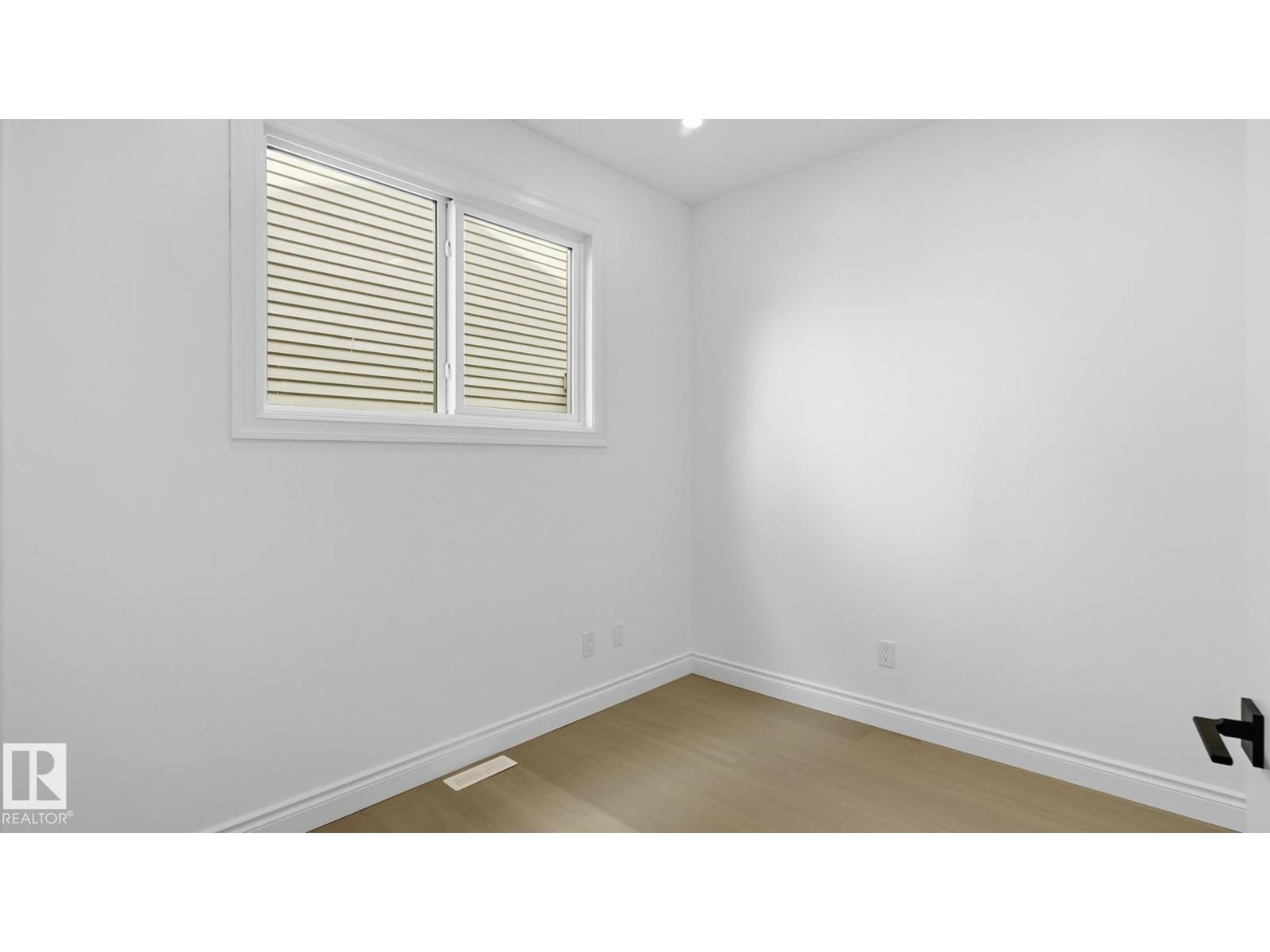 9226 94 ST NW - 12