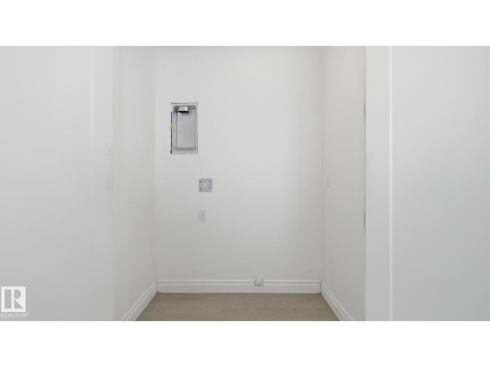9226 94 ST NW - 23