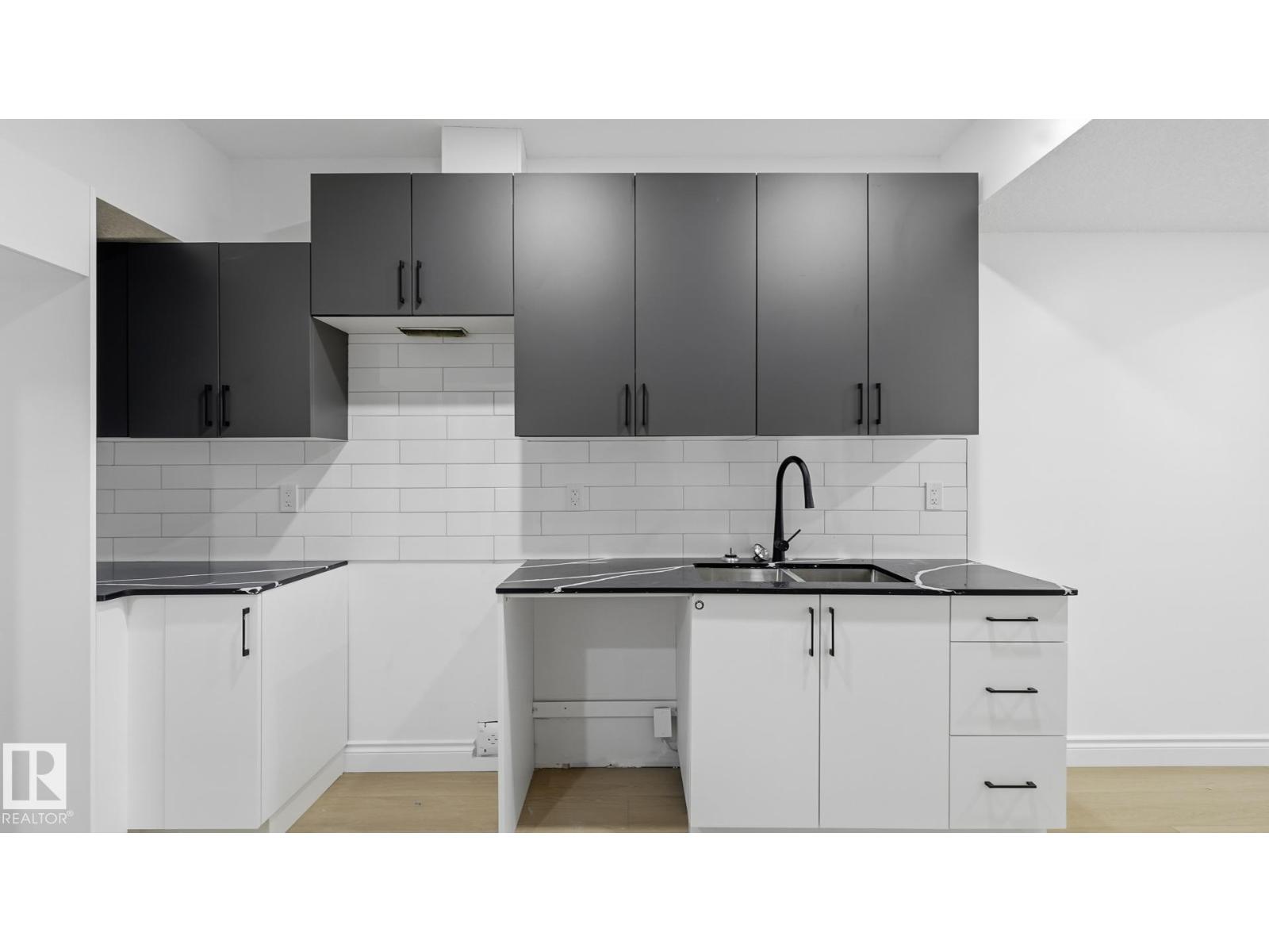 9226 94 ST NW - 25