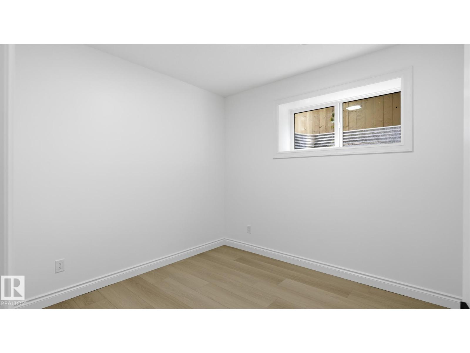 9226 94 ST NW - 32