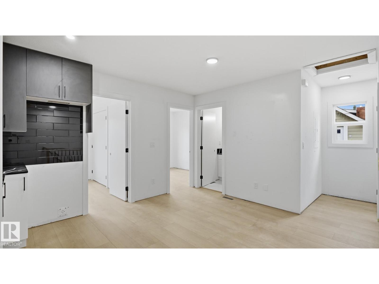 9226 94 ST NW - 34