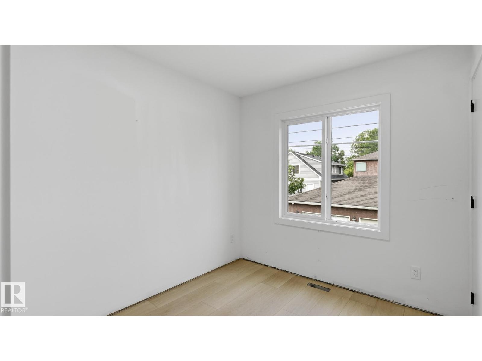 9226 94 ST NW - 38