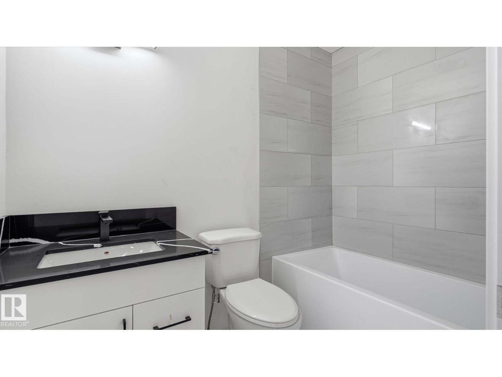 9226 94 ST NW - 39