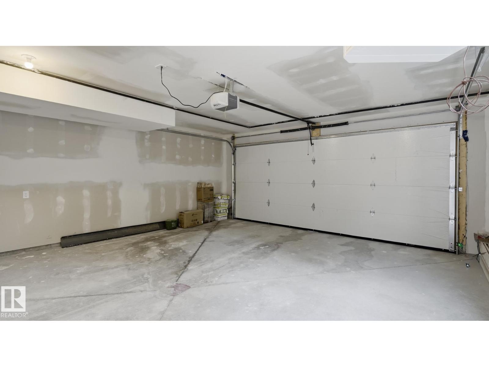 9226 94 ST NW - 41