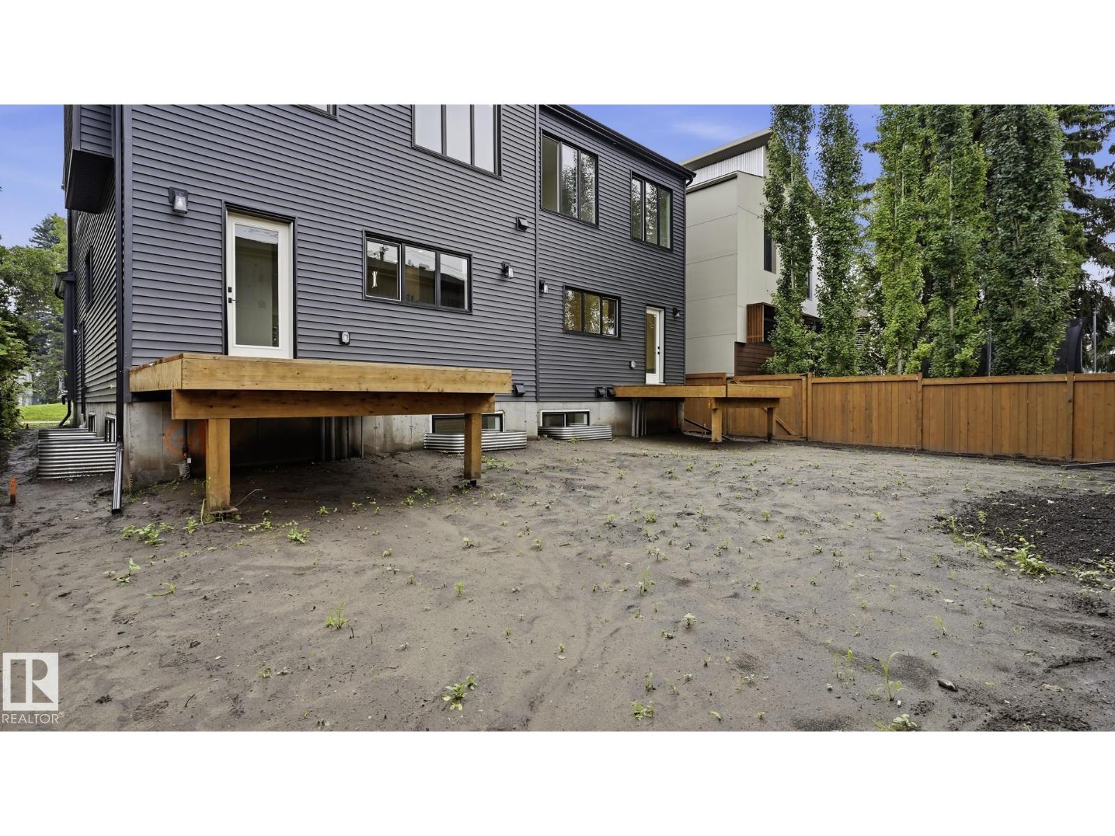 9226 94 ST NW - 43