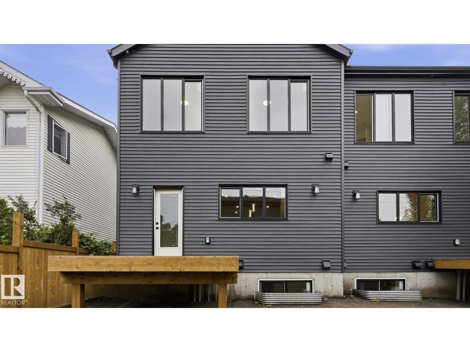 9226 94 ST NW - 44