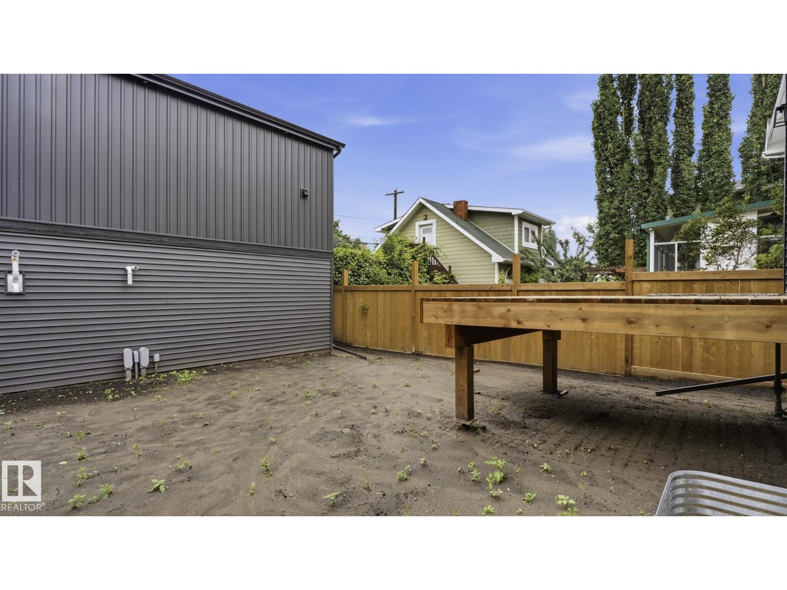9226 94 ST NW - 45