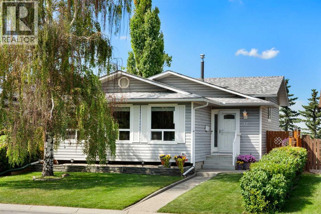 32 Beddington Road NE - 1
