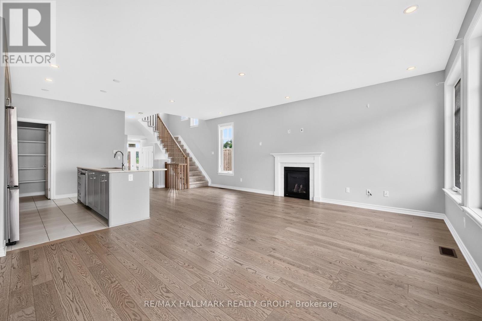3 Bed, 3 Bath House for Rent in Ottawa – 547 MUSKARI STREET, Ottawa – MLS# X13596016 - Image 10