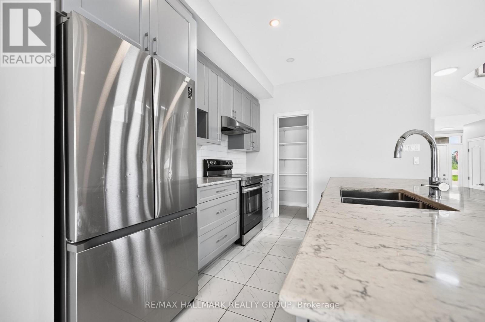 3 Bed, 3 Bath House for Rent in Ottawa – 547 MUSKARI STREET, Ottawa – MLS# X13596016 - Image 13