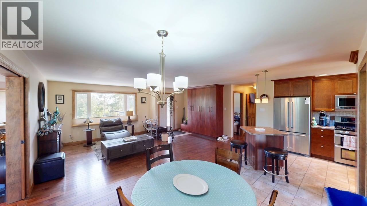 6264 FOREST LAWN FRONTAGE ROAD, Fort St. John