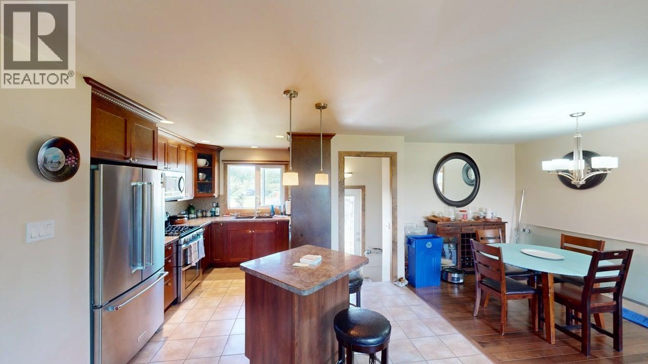 6264 FOREST LAWN FRONTAGE ROAD, Fort St. John