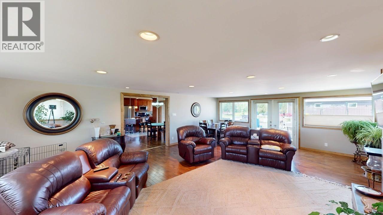 6264 FOREST LAWN FRONTAGE ROAD, Fort St. John
