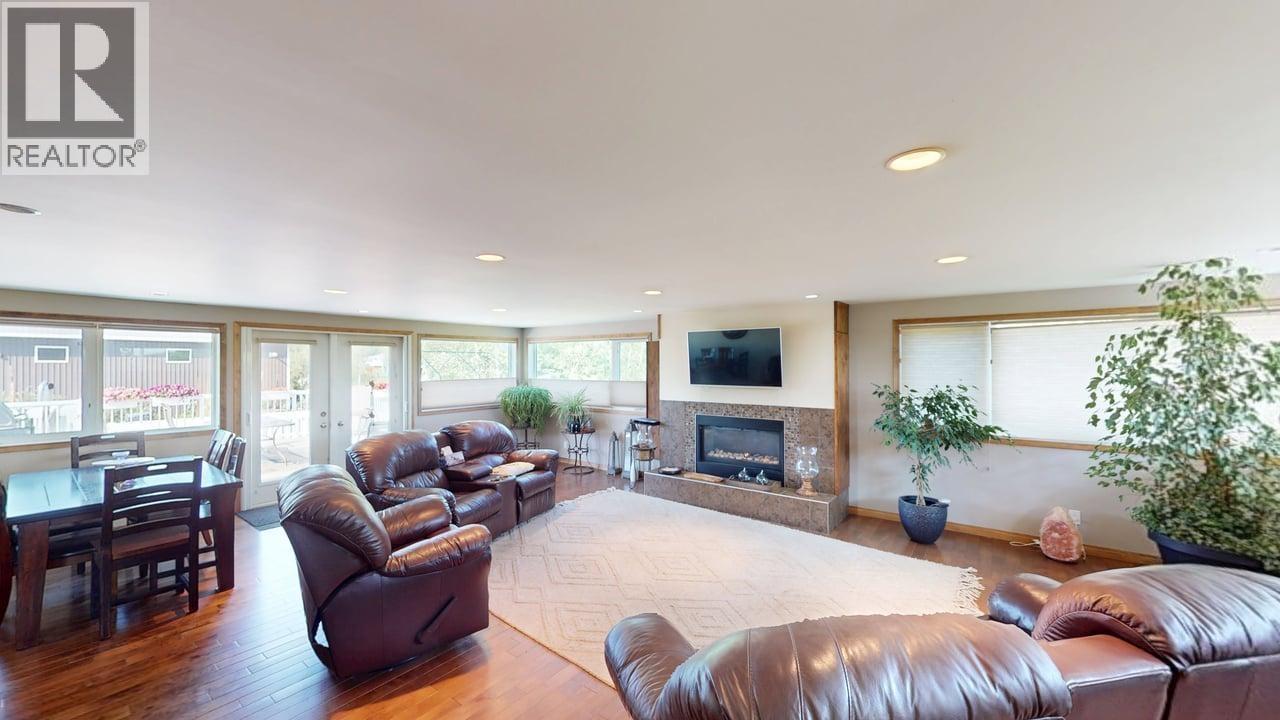 6264 FOREST LAWN FRONTAGE ROAD, Fort St. John