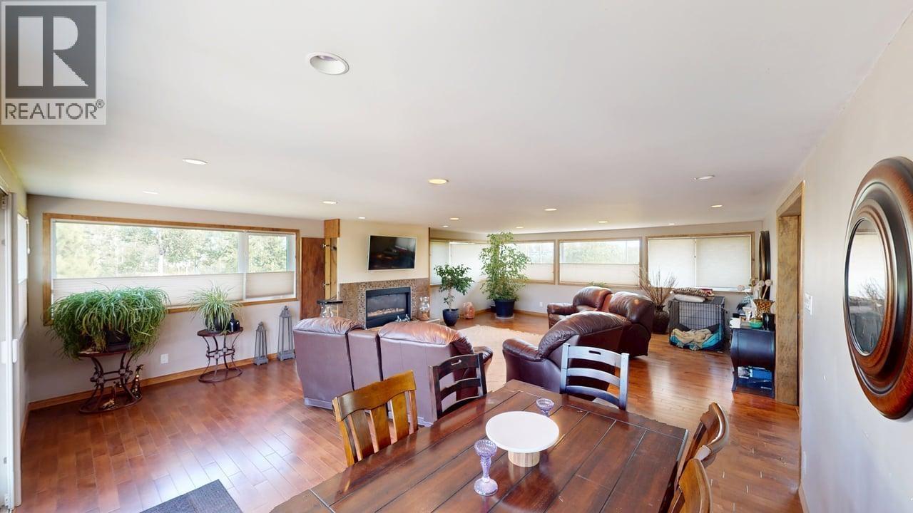 6264 FOREST LAWN FRONTAGE ROAD, Fort St. John